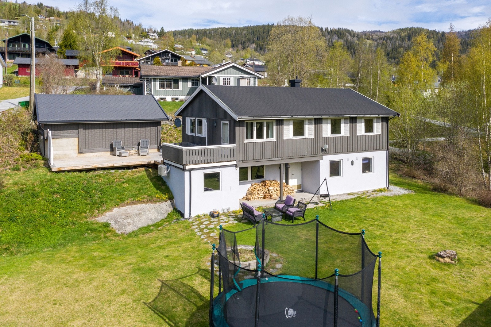 Lokal Eiendomsmegler MNEF/Økonom/Partner Ådne Holestøl Hognerud har gleden av å vise frem Grånhagavegen 27! Galleribilde
