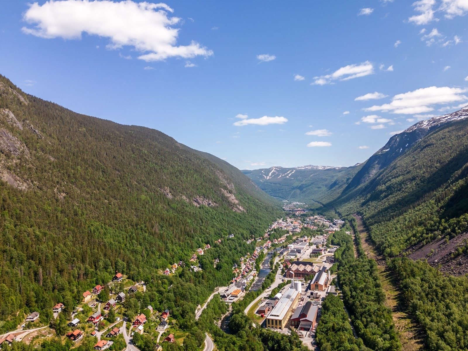 Området har en stolt historie knyttet til industriell utvikling som har etterlatt en arv av kulturelt og arkitektonisk mangfold. Galleribilde
