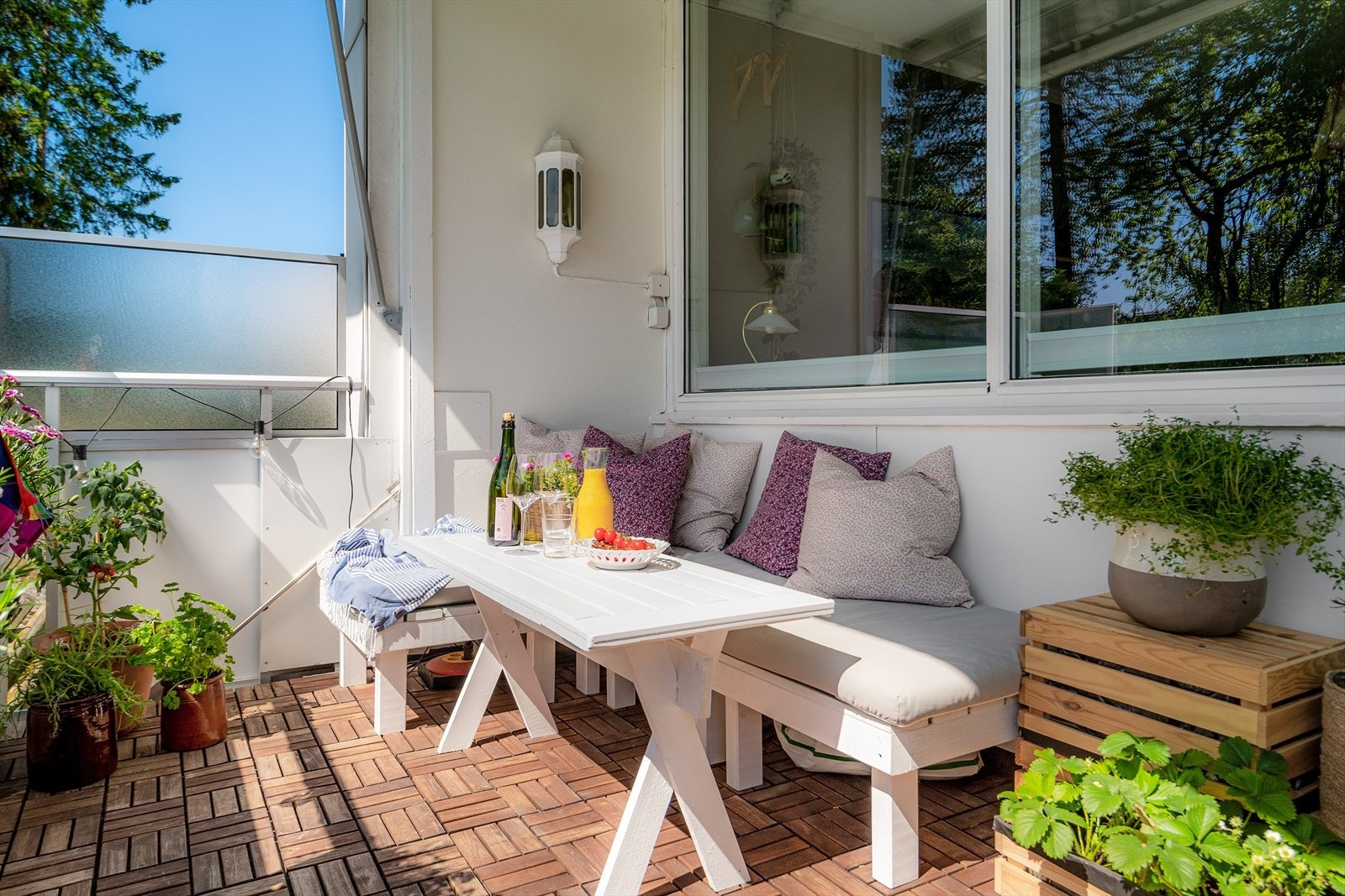 Nyt koselige stunder i solen og sene sommerkvelder sammen med dine beste venner her! Galleribilde