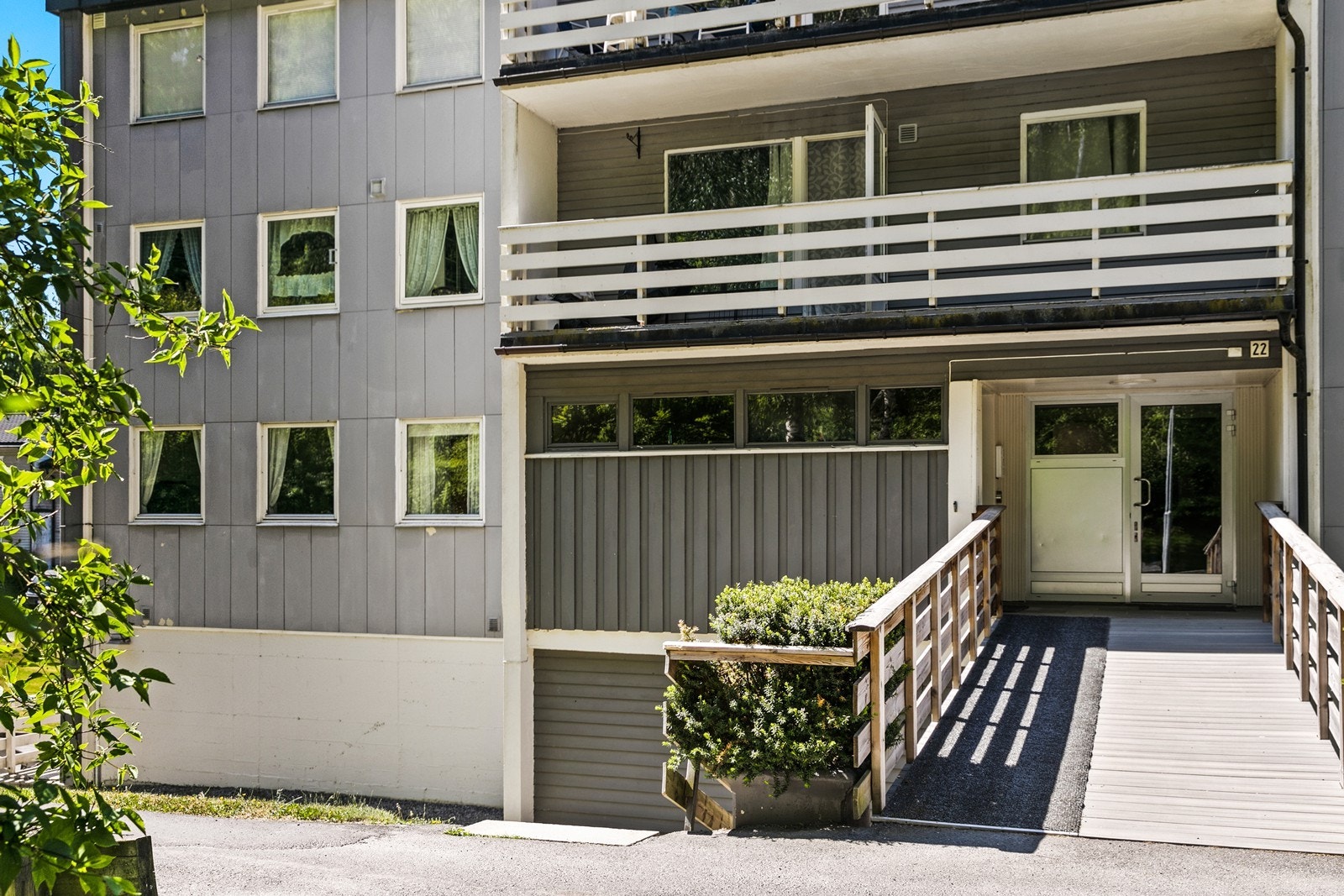Trappefri adkomst og leiligheten ligger i etasjen rett inn fra adkomsten Galleribilde