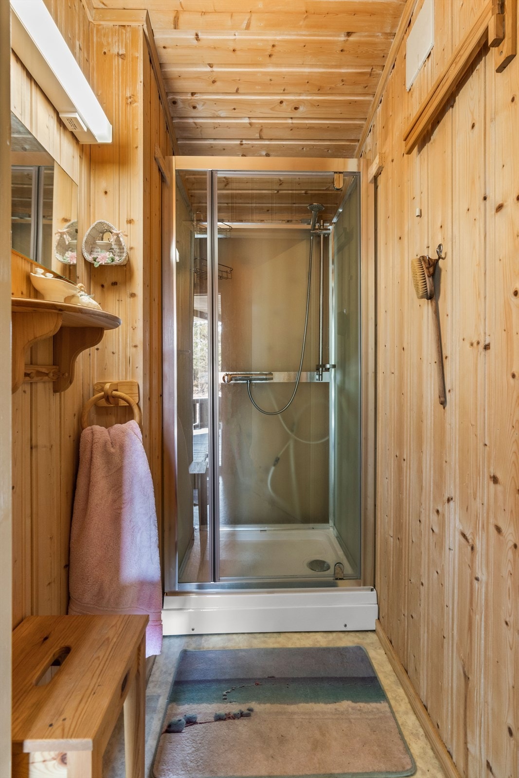 Dette rommet er innredet som bad, men tilfredsstiller ikke krav til våtrom og er til dels gitt TG 3. Galleribilde