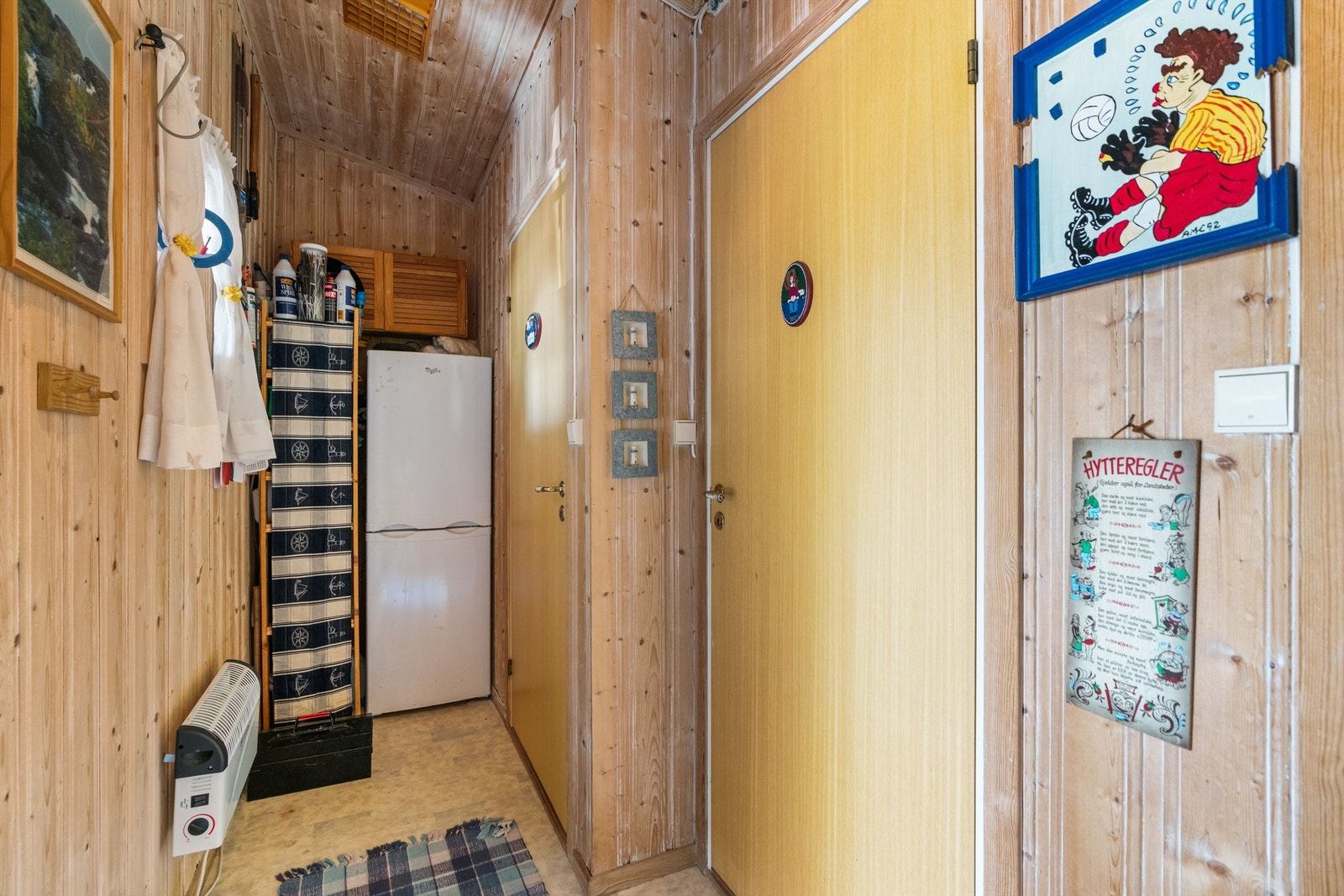 Gang med stor takhøyde i anneks nord. Galleribilde