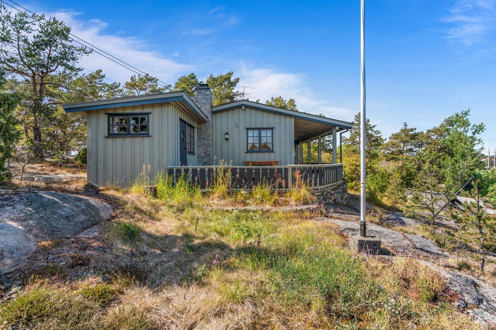 Det er krypekjeller under terrasse og anneks. Galleribilde