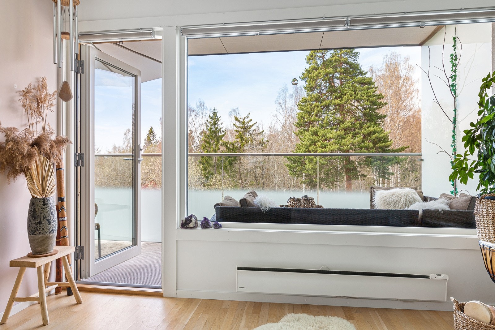 Nydelig utsyn mot grøntområde. Helt uten innsyn. Galleribilde