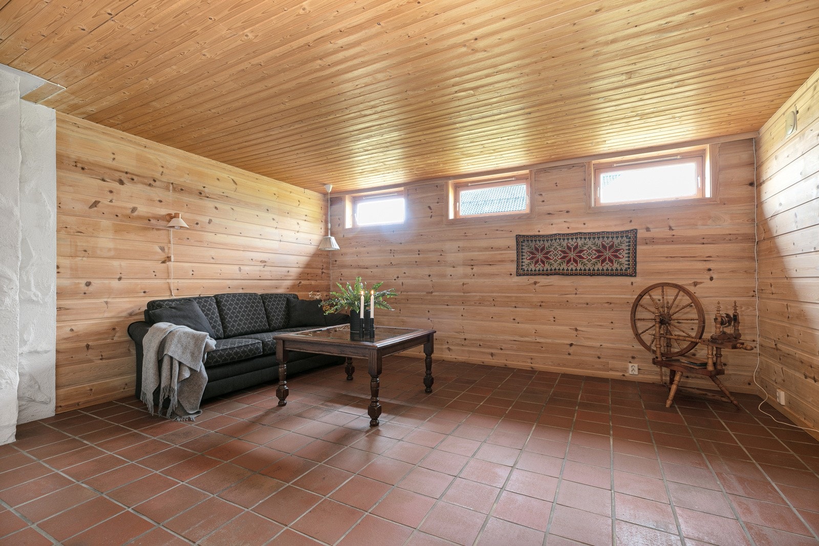 Koselig kjellerstue. Galleribilde