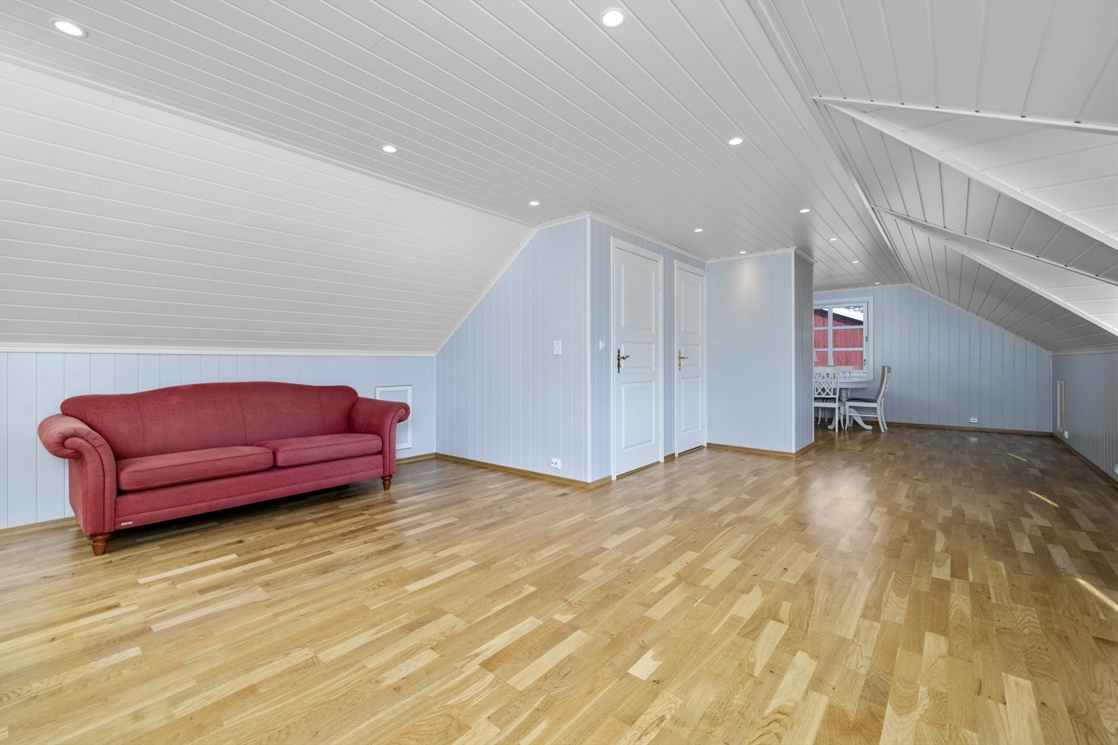 Innredet loftstue i 2. etasje. Galleribilde