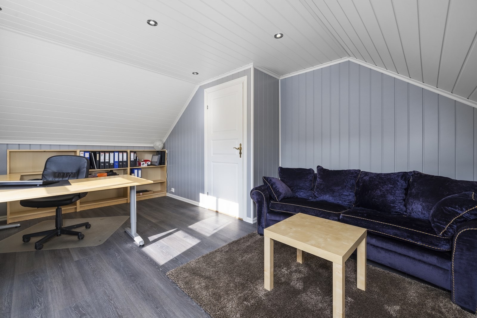 i 2. etasje er det innredet til kontor. Galleribilde