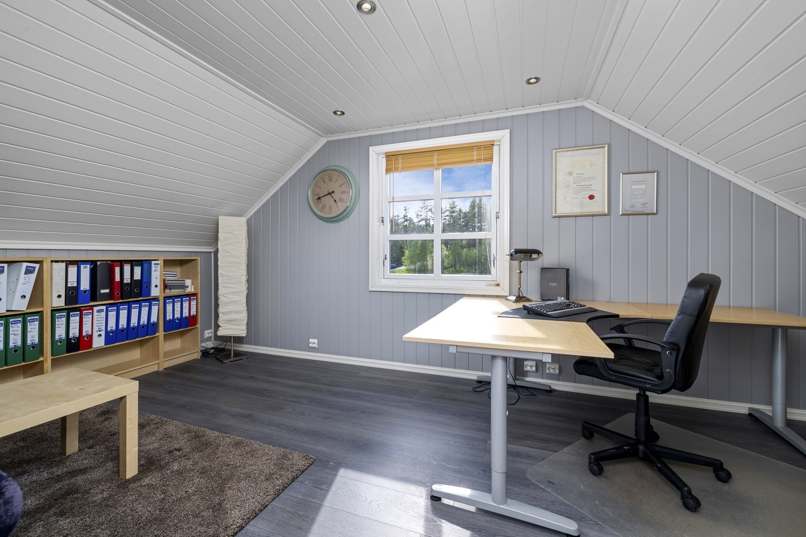 i 2. etasje er det innredet til kontor. Galleribilde