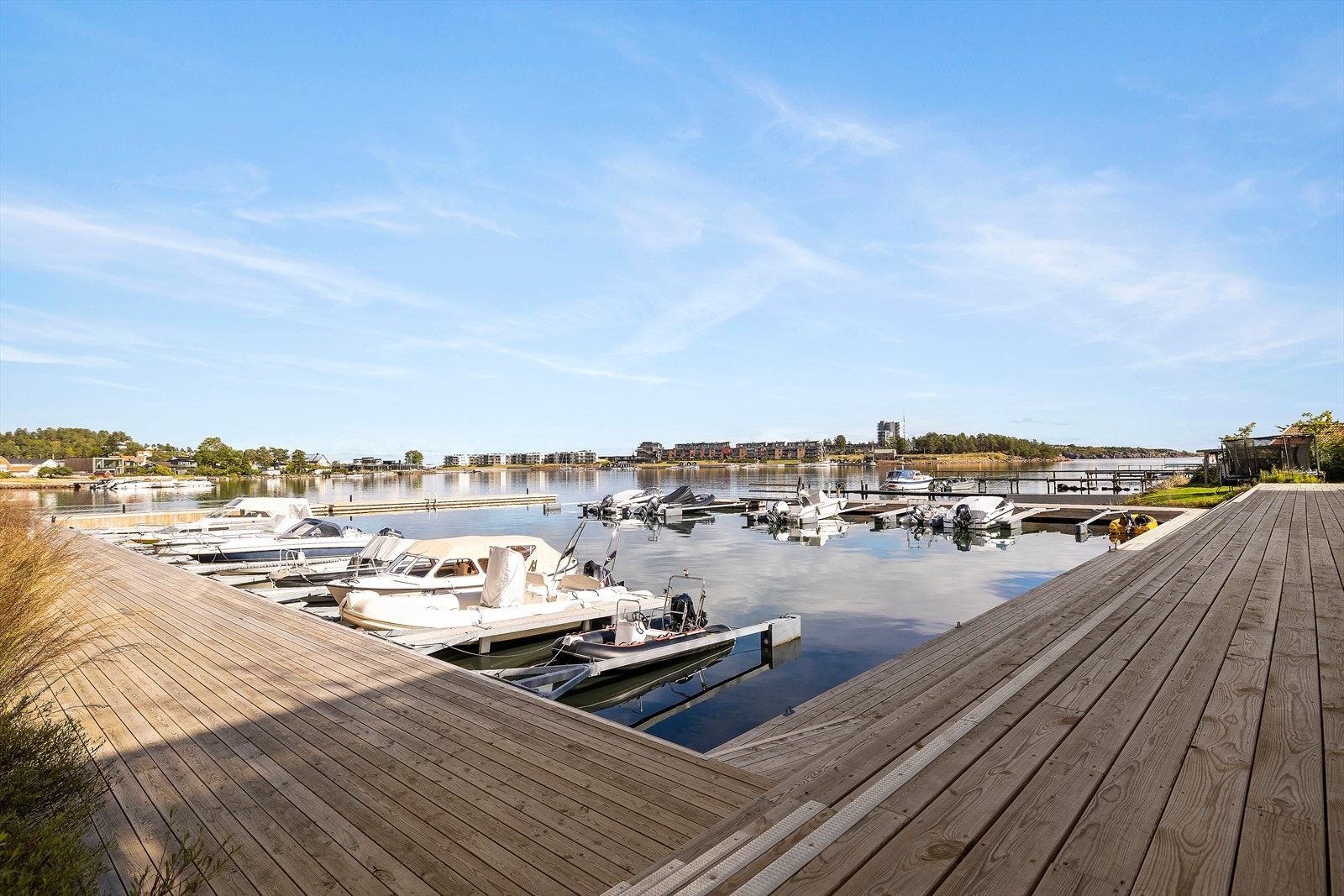 Felles bryggeområde hvor man kan leie båtplass (liste for tildeling) Galleribilde