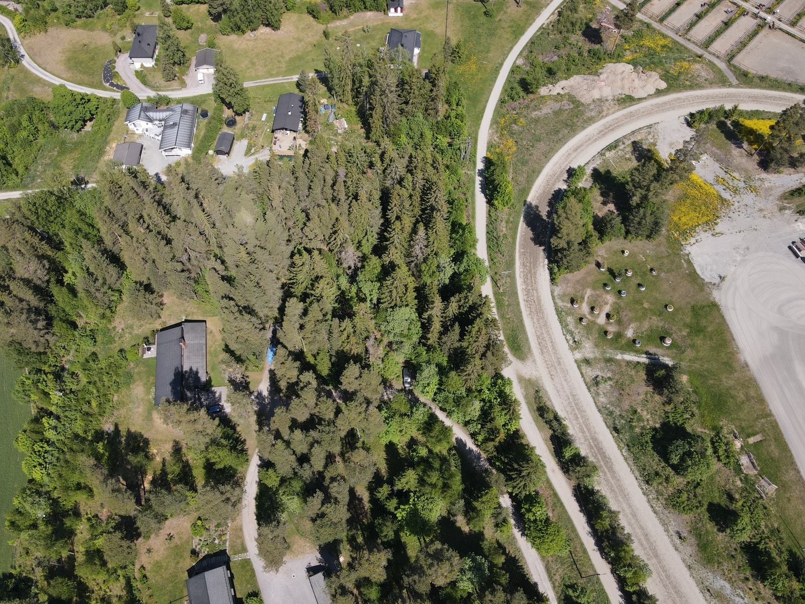 Sommerbilde - Dronebilde sett mot øst Galleribilde
