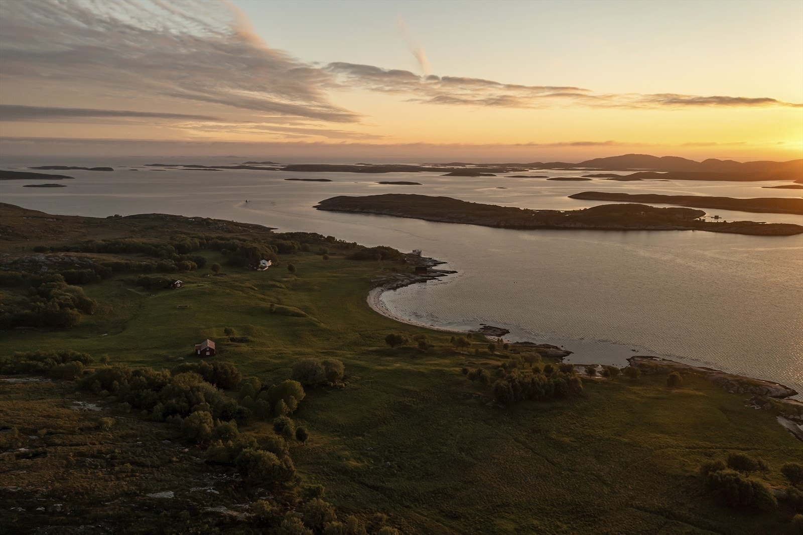 Som følge av nedleggelsen av kapellaniet går Flatøya ut av kirkens eie og inn i privat eie. Det var Christopher Garman Theting, sønn av presten Lauritz Cristian Theting, som ble den første privatpersonen til å eie Flatøy. Galleribilde