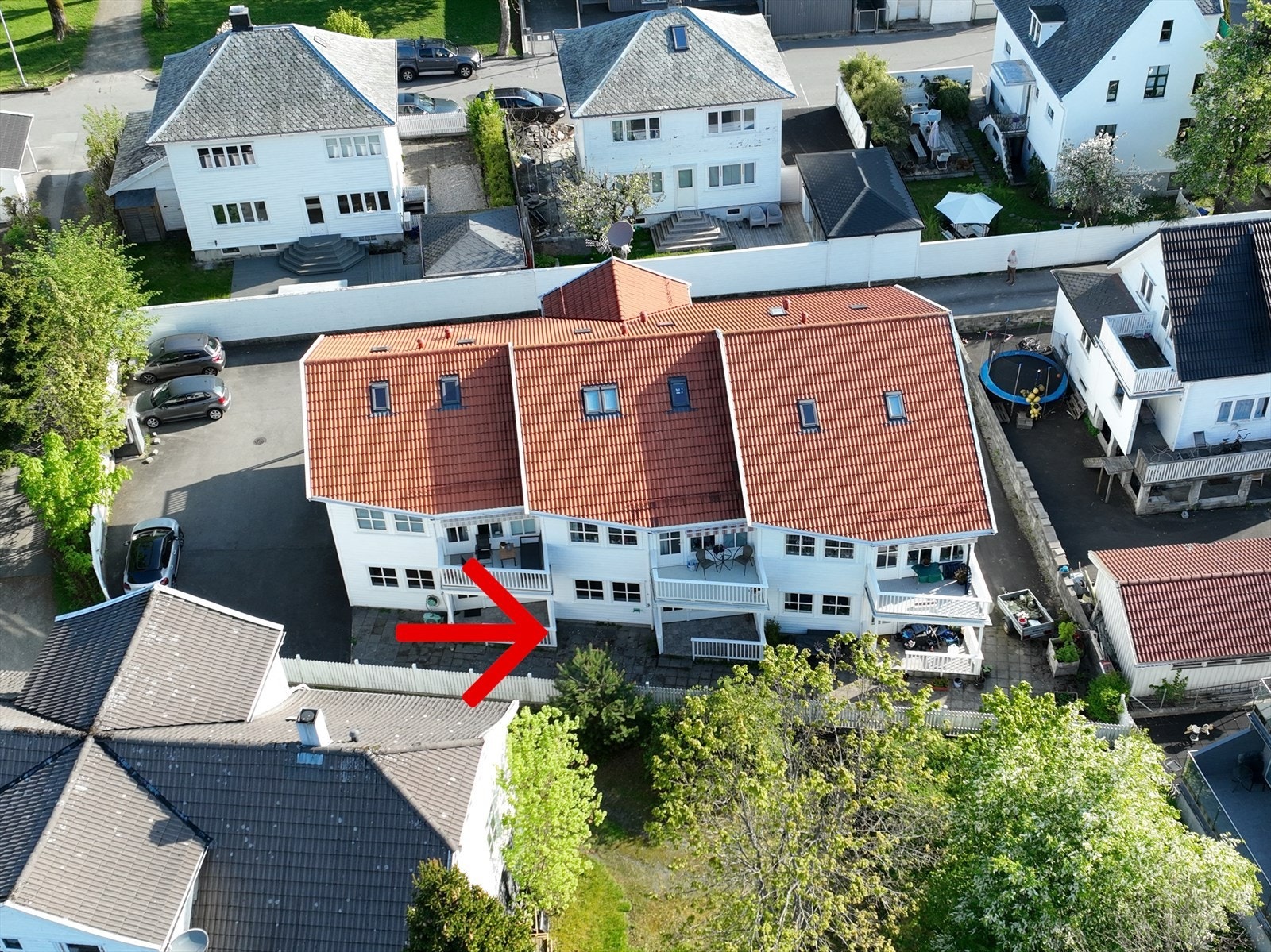 Velkommen til Løvikgaten 5C! Fint beliggende på Sunde med gåavstand til bykjernen, brygge og sjø! Galleribilde