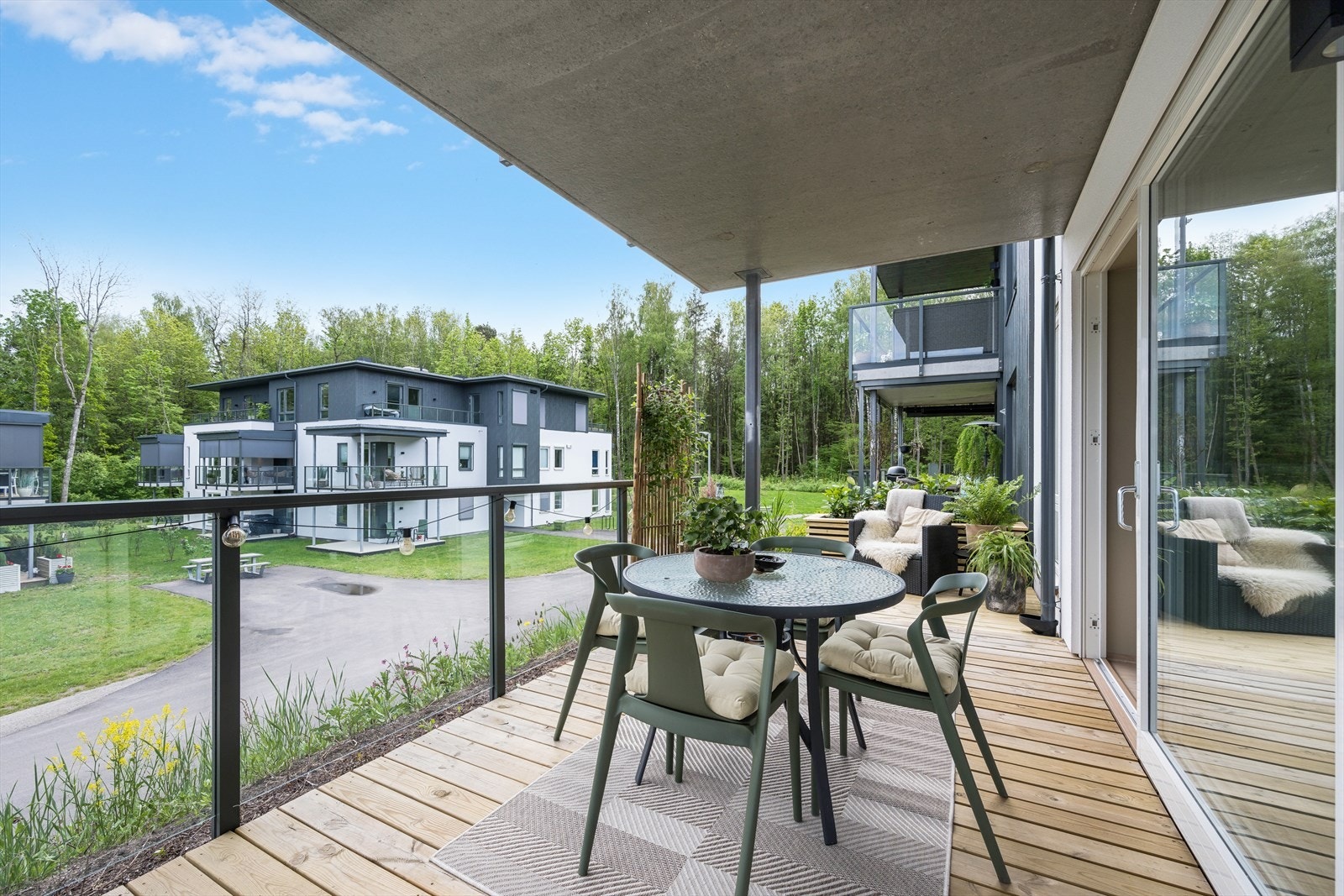Marketerrasse med overbygg. Galleribilde