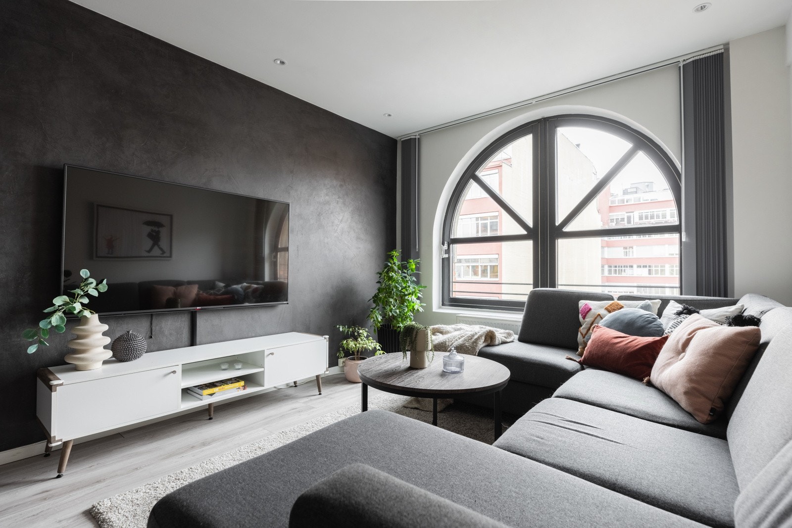 Leiligheten er unik og moderne fra et gammelt fabrikkbygg. Galleribilde