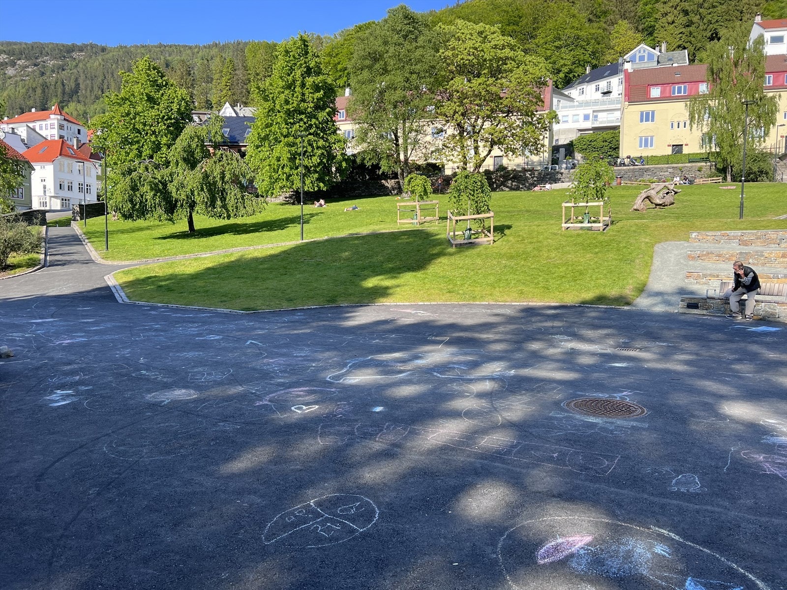 Parken "Gravene" er nærmeste nabo Galleribilde