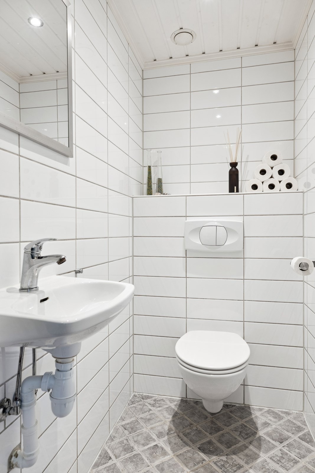 Både wc og vaskerommet finner man i 1.etasje. Galleribilde