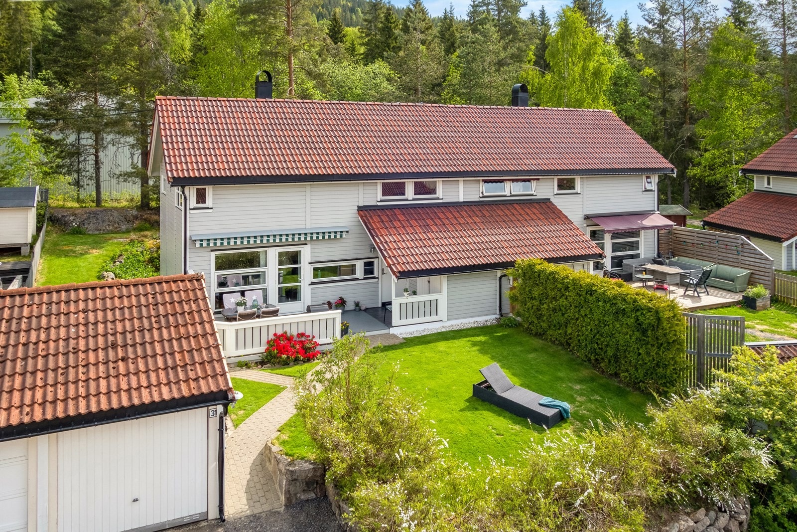 DNB Eiendom har gleden av å presentere Kalkbrennerveien 31- Familievennlig halvpart av tomannsbolig på solsiden i Hakadal. Galleribilde