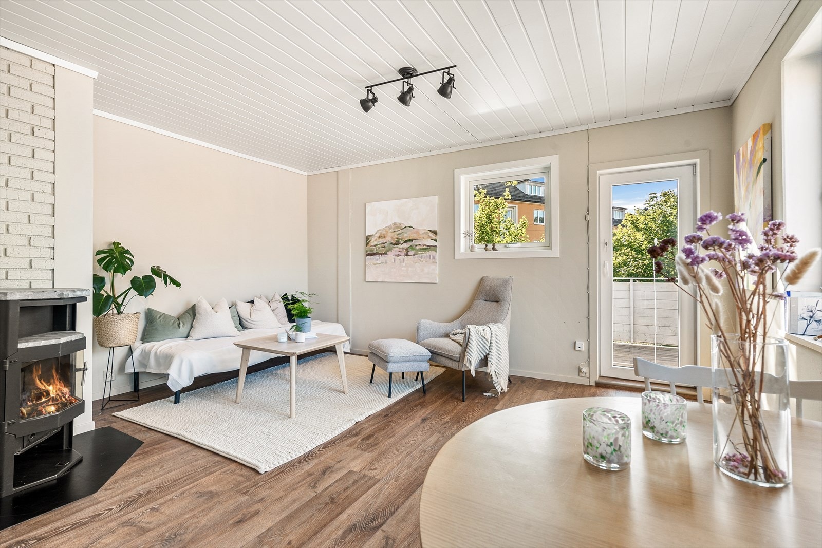 Fra stuen er det utgang til balkong på 12,5 kvm. Galleribilde