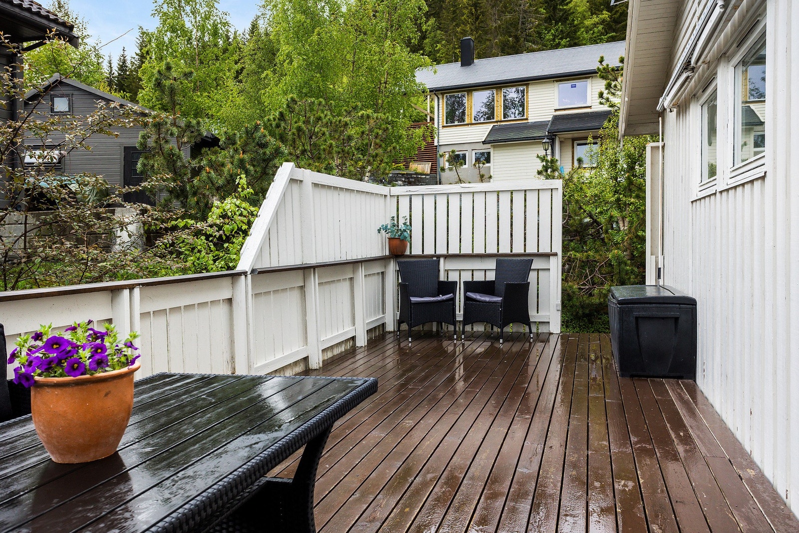 Verandaen måler ca. 33 kvm Galleribilde