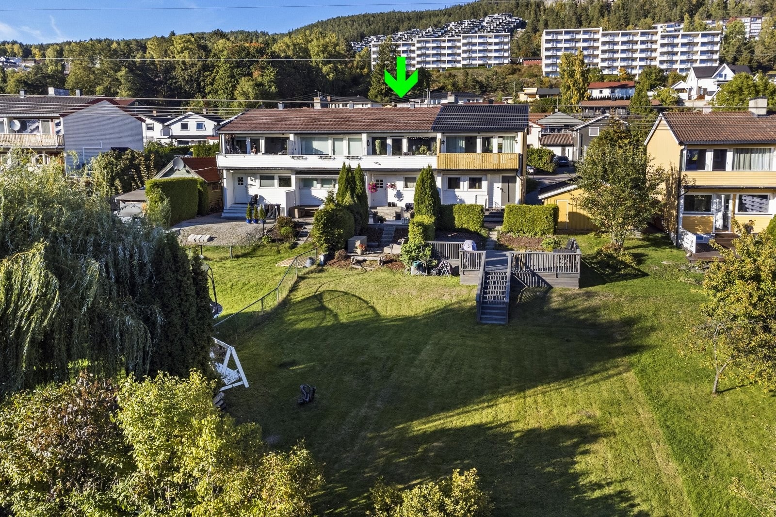Beliggende i rekke med tre andre boliger Galleribilde