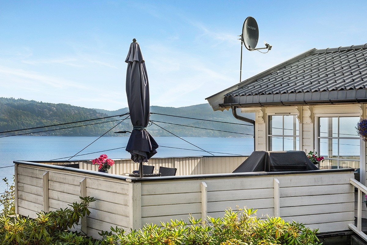 Nydelig beliggenhet ved sjøen. Galleribilde