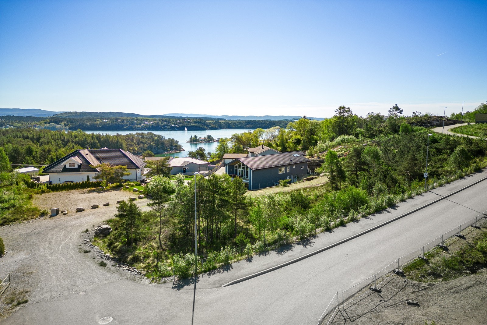 - Solforholdene på eiendommen er meget gode, med sol fra tidlig morgen til den sene kveld - Galleribilde