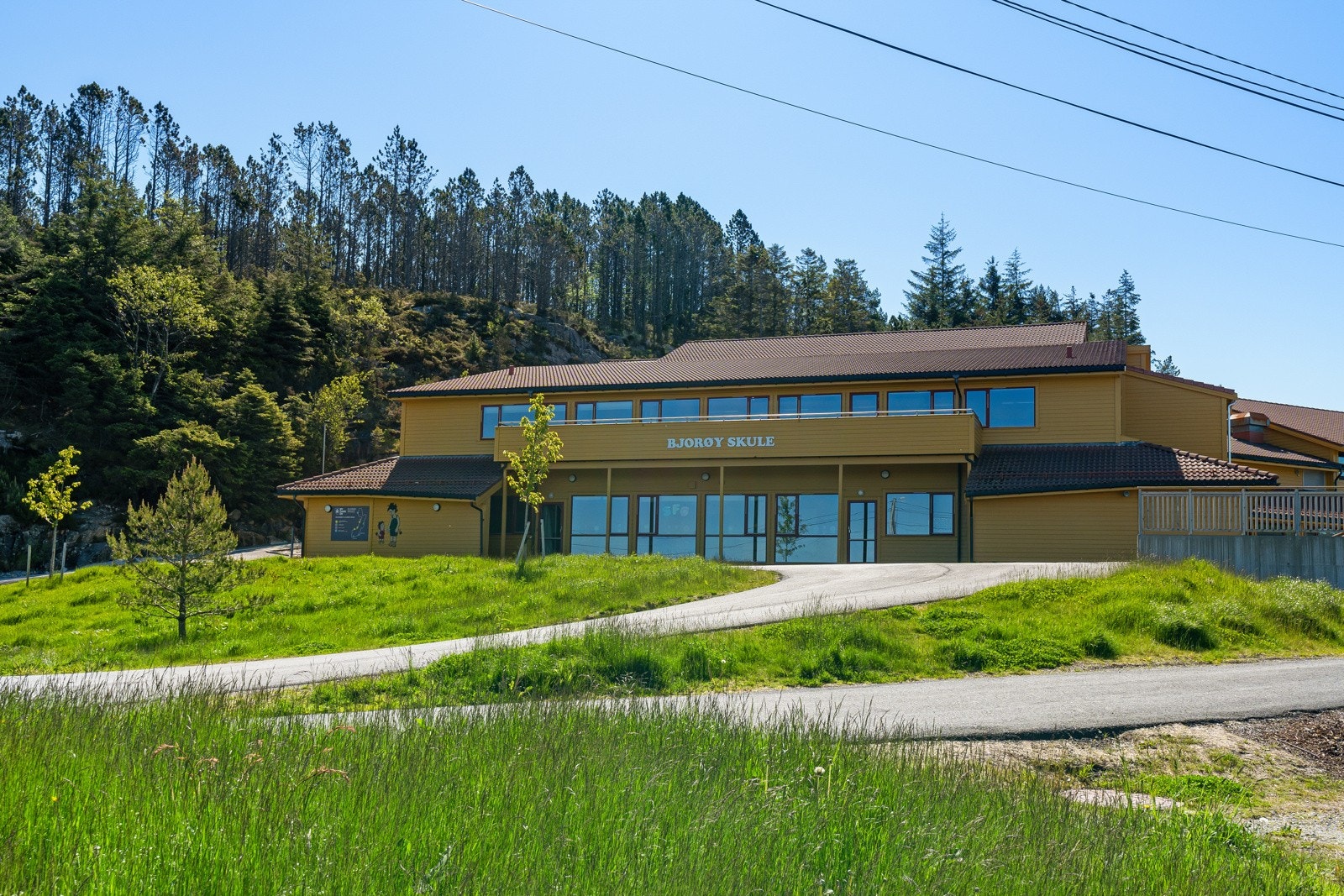 - Barna går selv til Bjorøy barneskole - kun 350 meter - Galleribilde