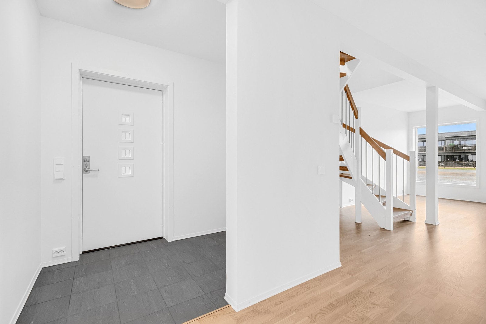 Entré. Galleribilde