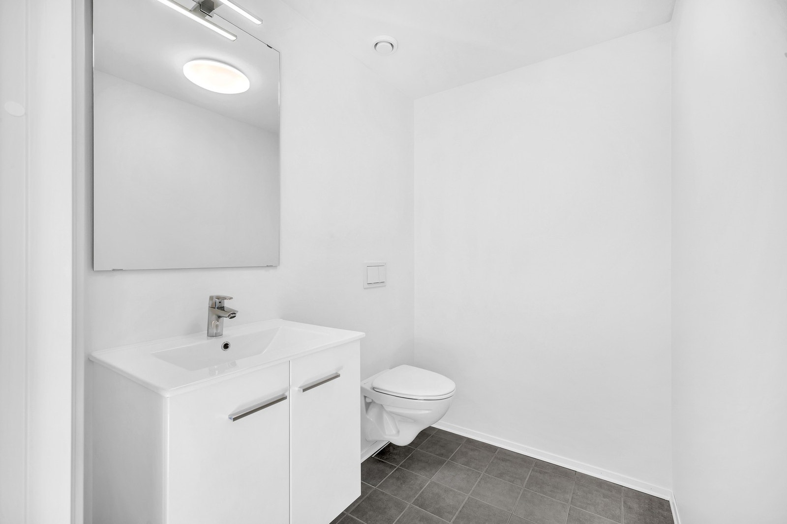 Toalett. Galleribilde