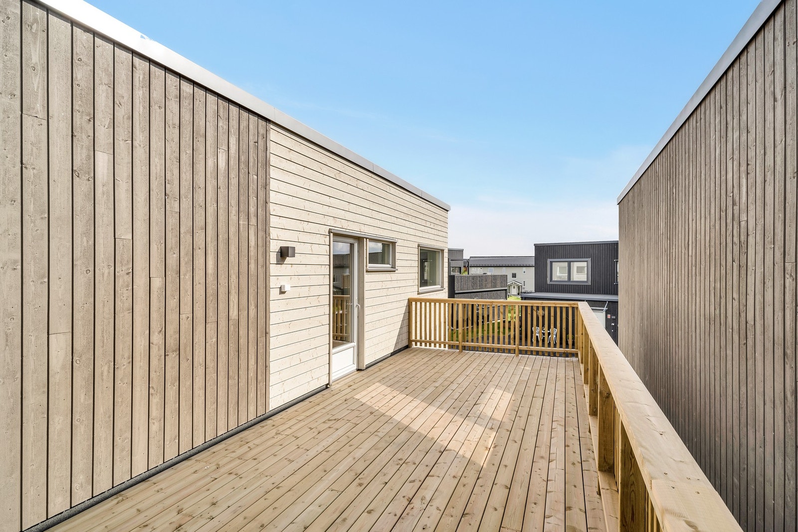 Romslig takterrasse gir gode muligheter for møblering. Galleribilde