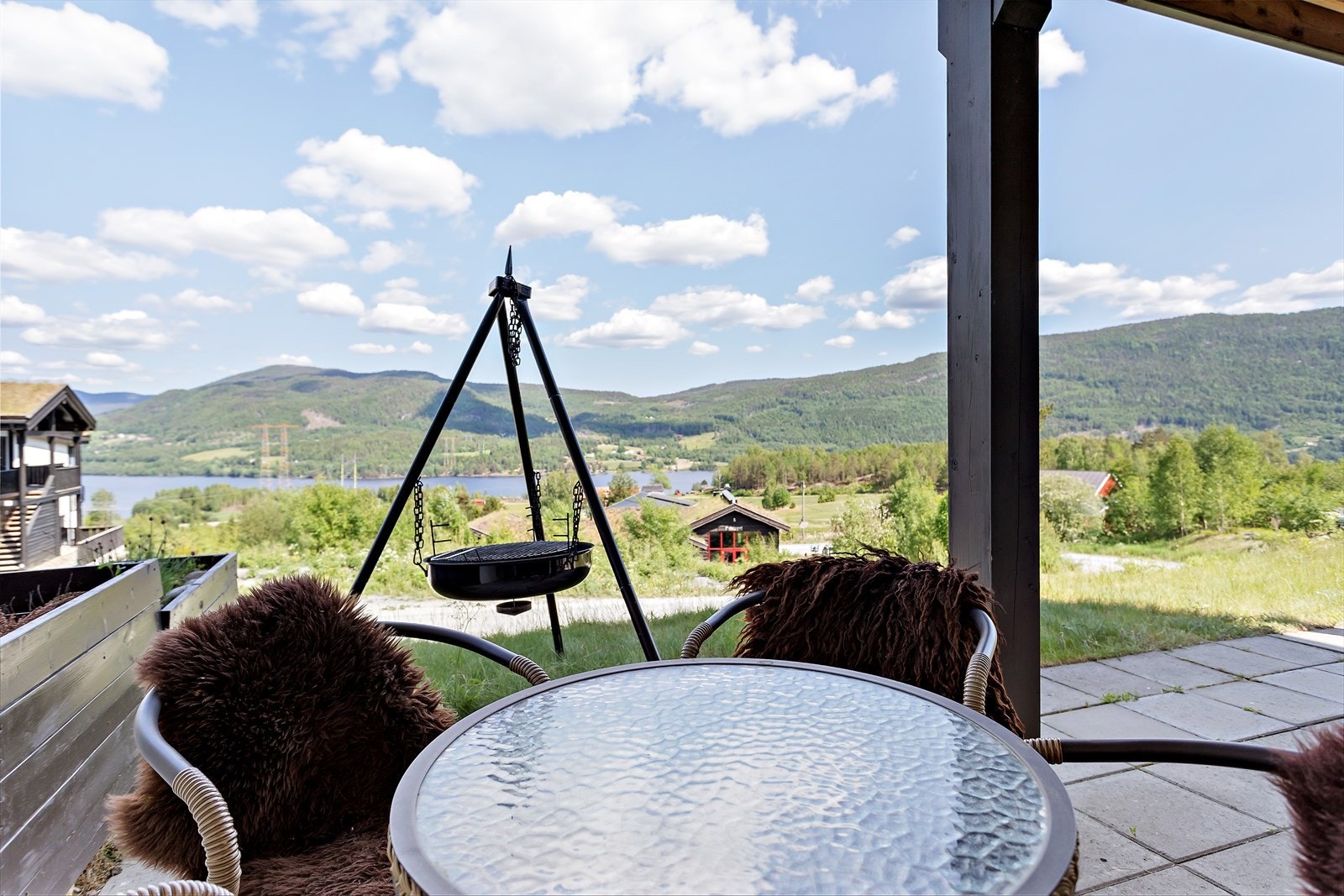 Utsikt fra leilighetens platting Galleribilde