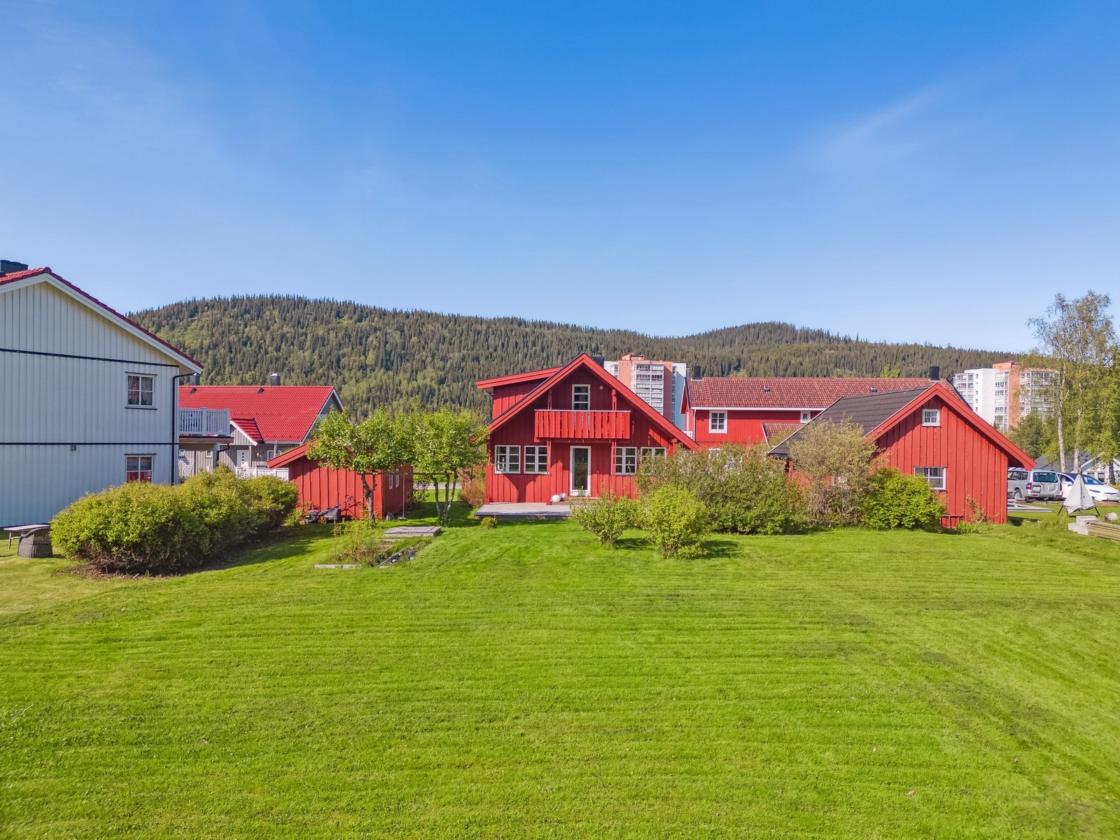 Pent opparbeidet plen Galleribilde