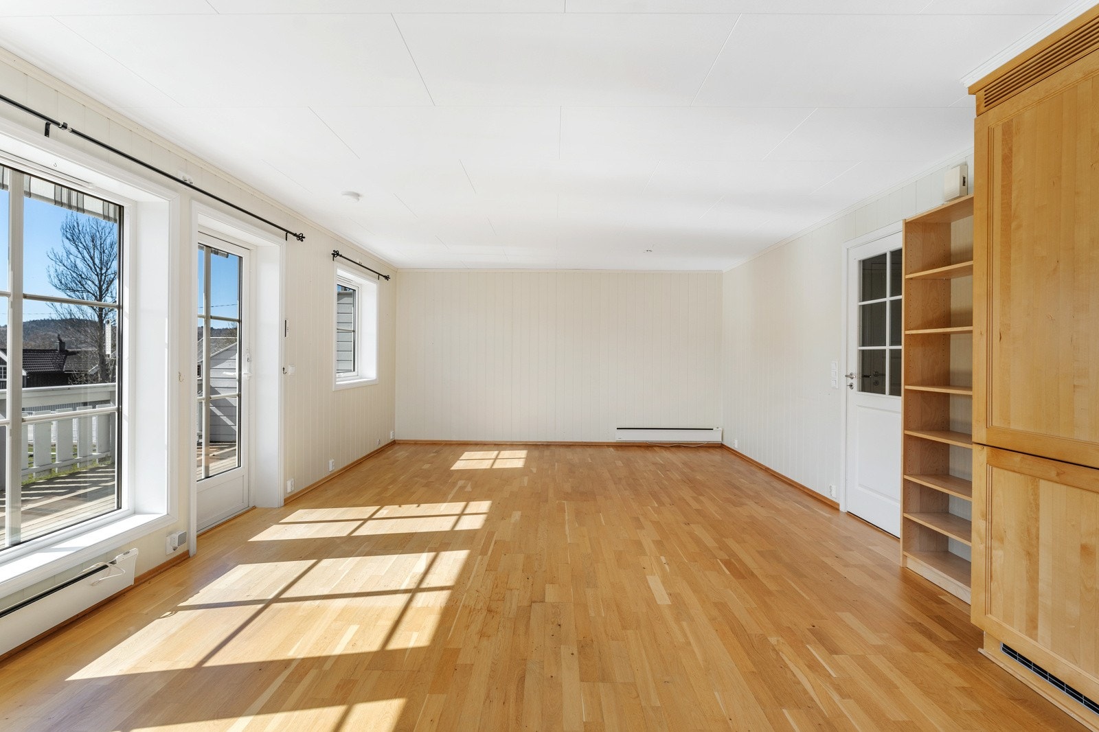 Stue. Stor og romslig Galleribilde