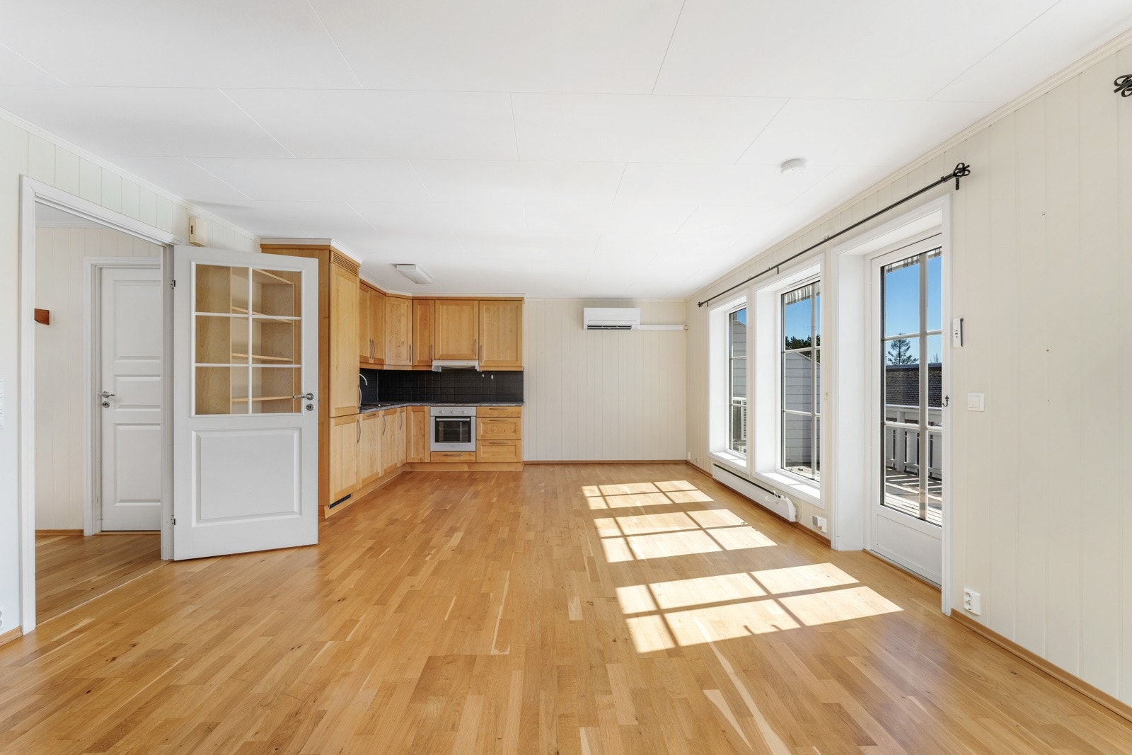 Stue. Herfra er det også utgag til veranda Galleribilde