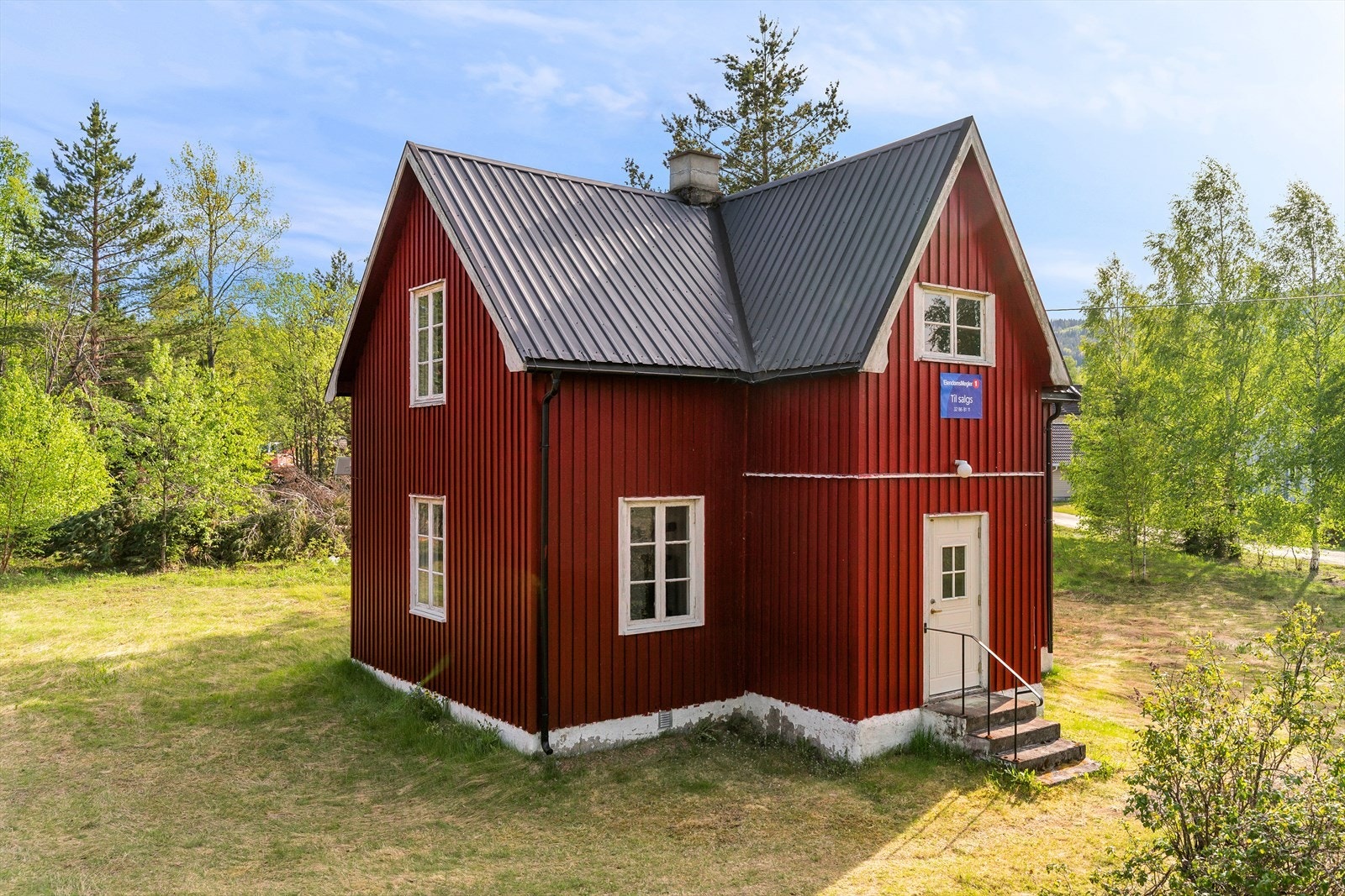 Enebolig over 2 plan og krypkjeller. Galleribilde