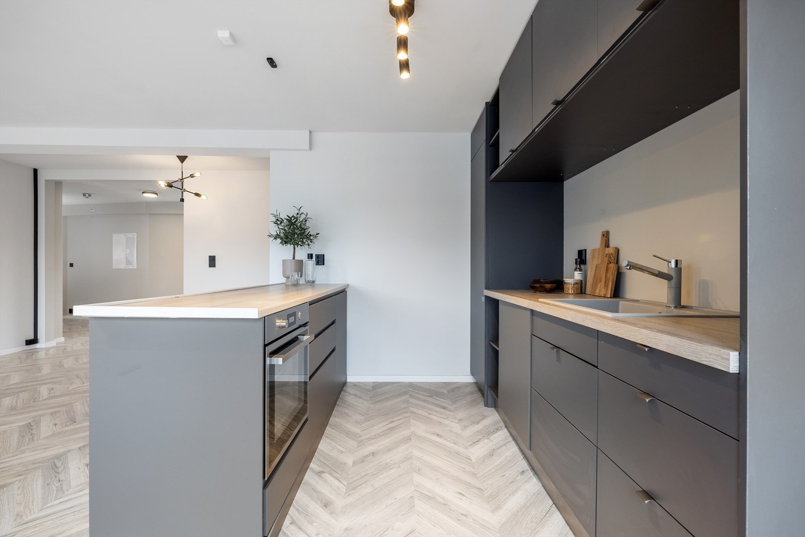 Ny Marbodal innredning med kjøkkenøy fra IKEA Galleribilde