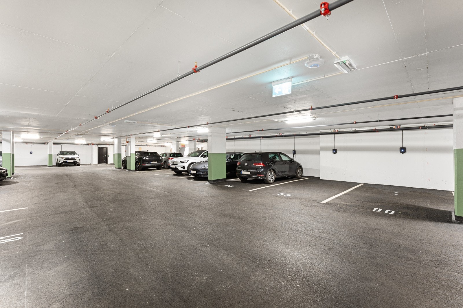 Plass nr. 89 rett ved oppgang/heis. Galleribilde