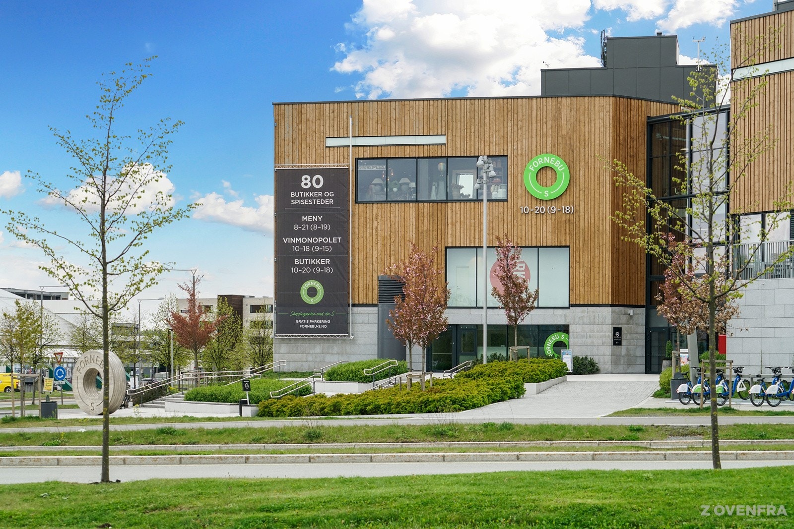 Fornebu S kjøpesenter ligger også i Forneburingen Galleribilde