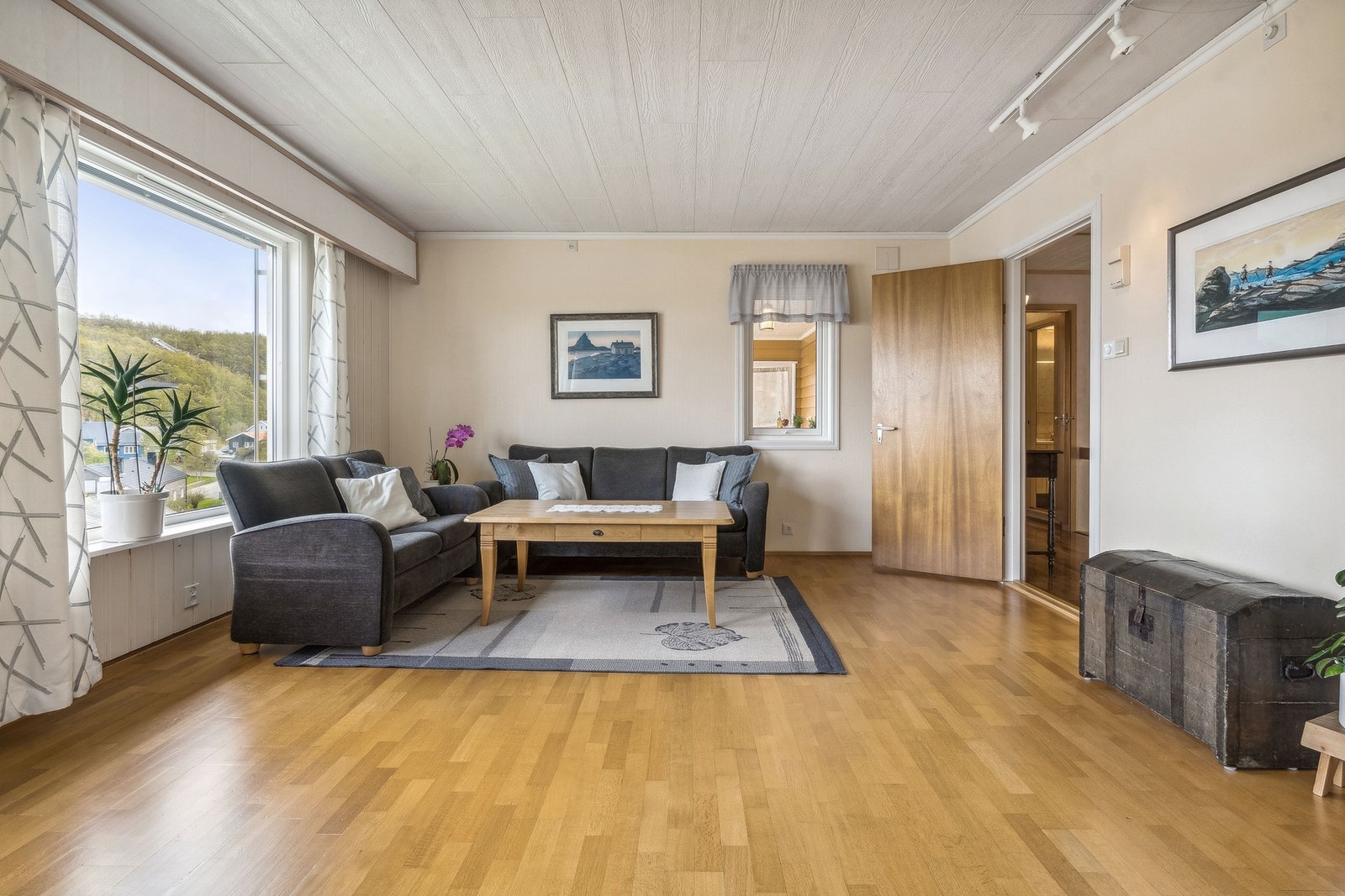 God plass til forskjellige møbleringsmuligheter Galleribilde