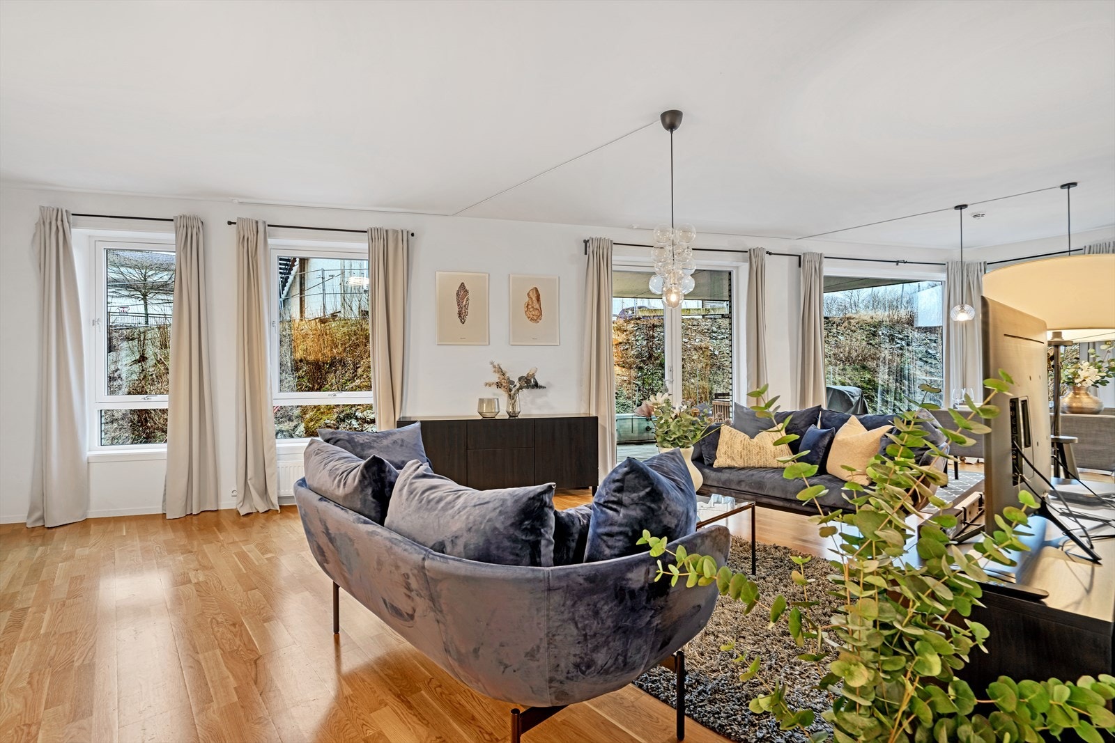 Fra stuen har du utgang til balkong. Galleribilde