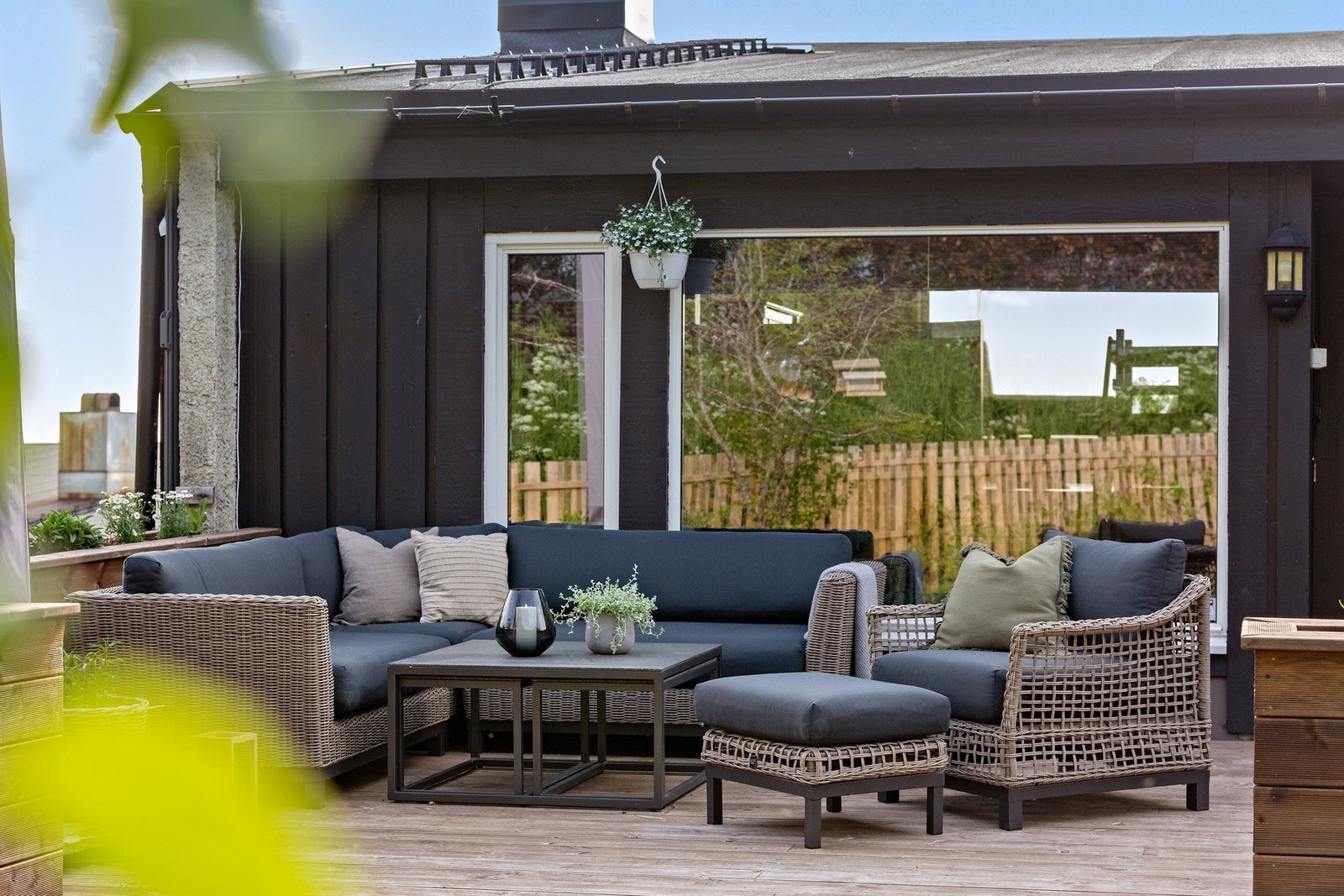 Her har du en flott terrasse på 30 kvm med gode solforhold mot vest Galleribilde