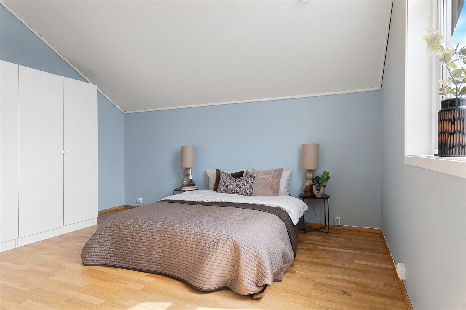 Hovedsoverom i 2. etasje (mulig å deles i to) Galleribilde
