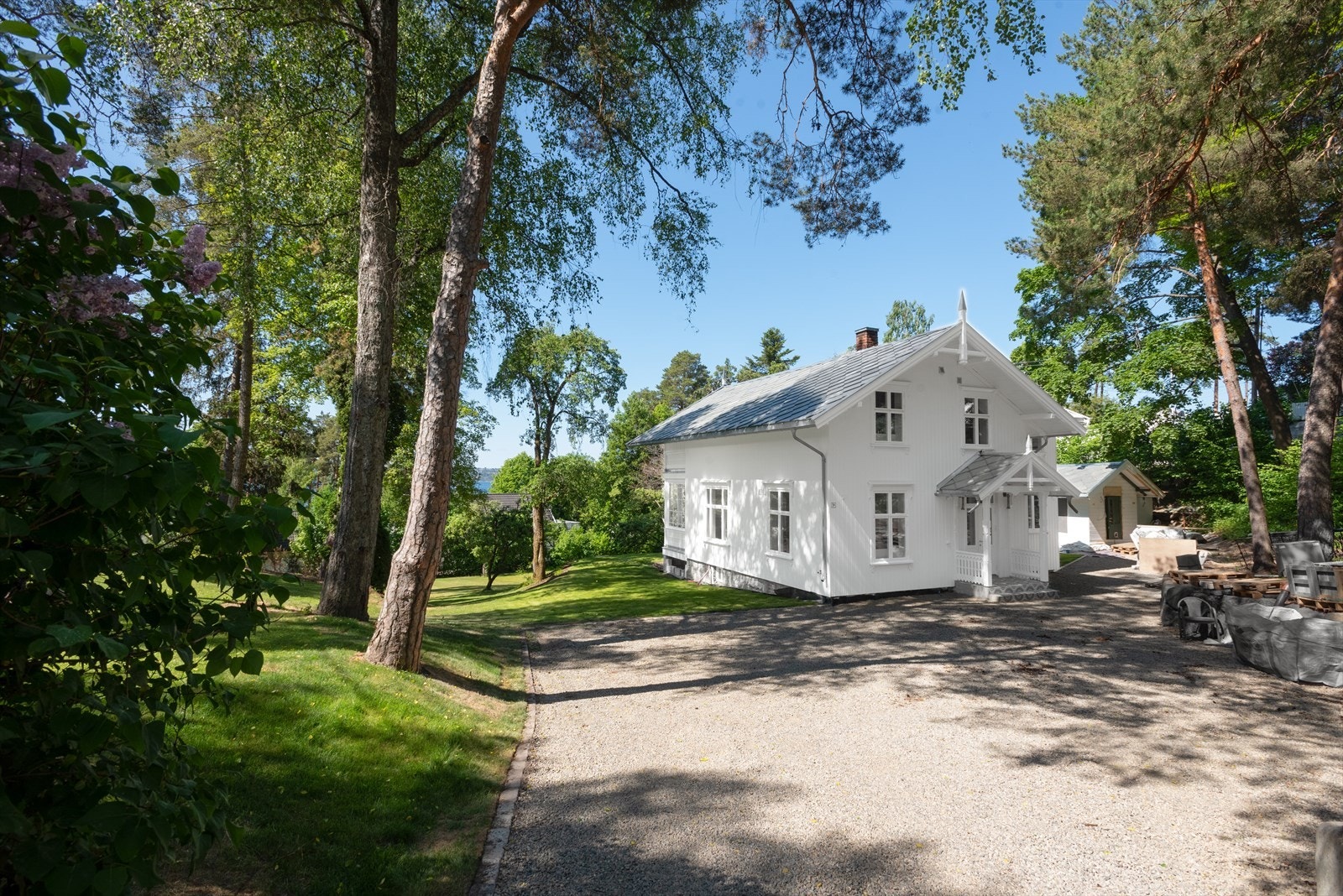 Parkering på egen gårdsplass Galleribilde