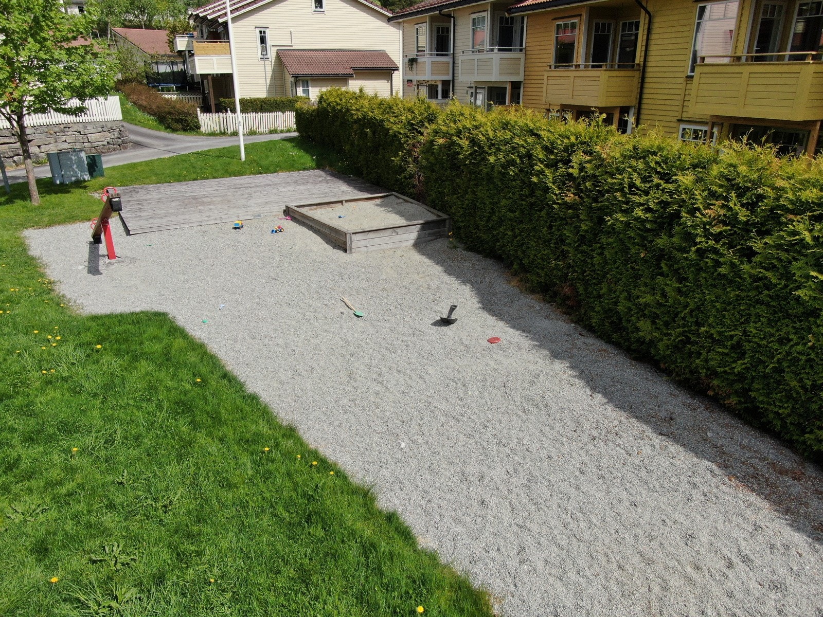 Lekeplass utenfor i gaten Galleribilde