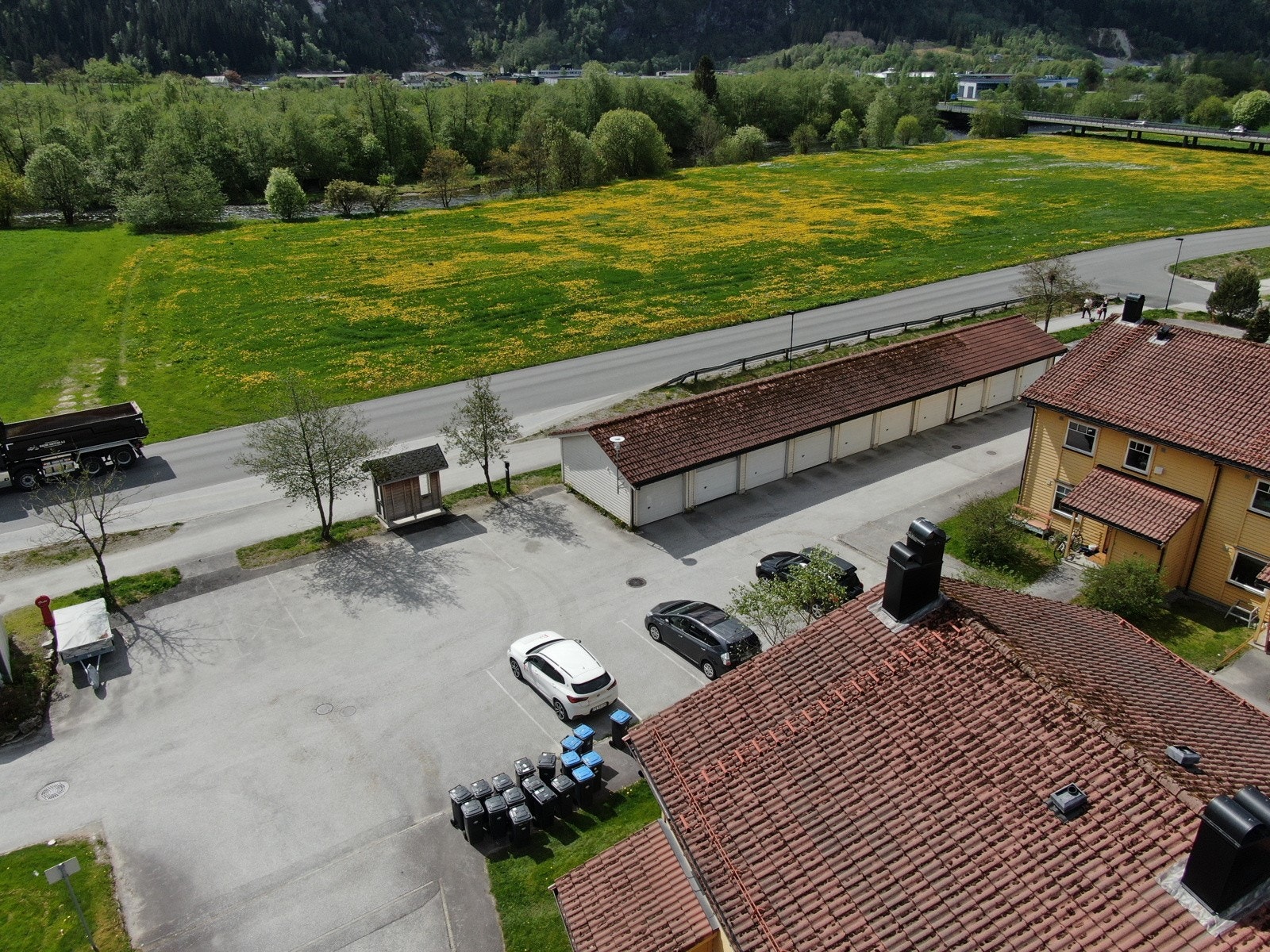 Parkeringsplass og garasjeanlegg Galleribilde