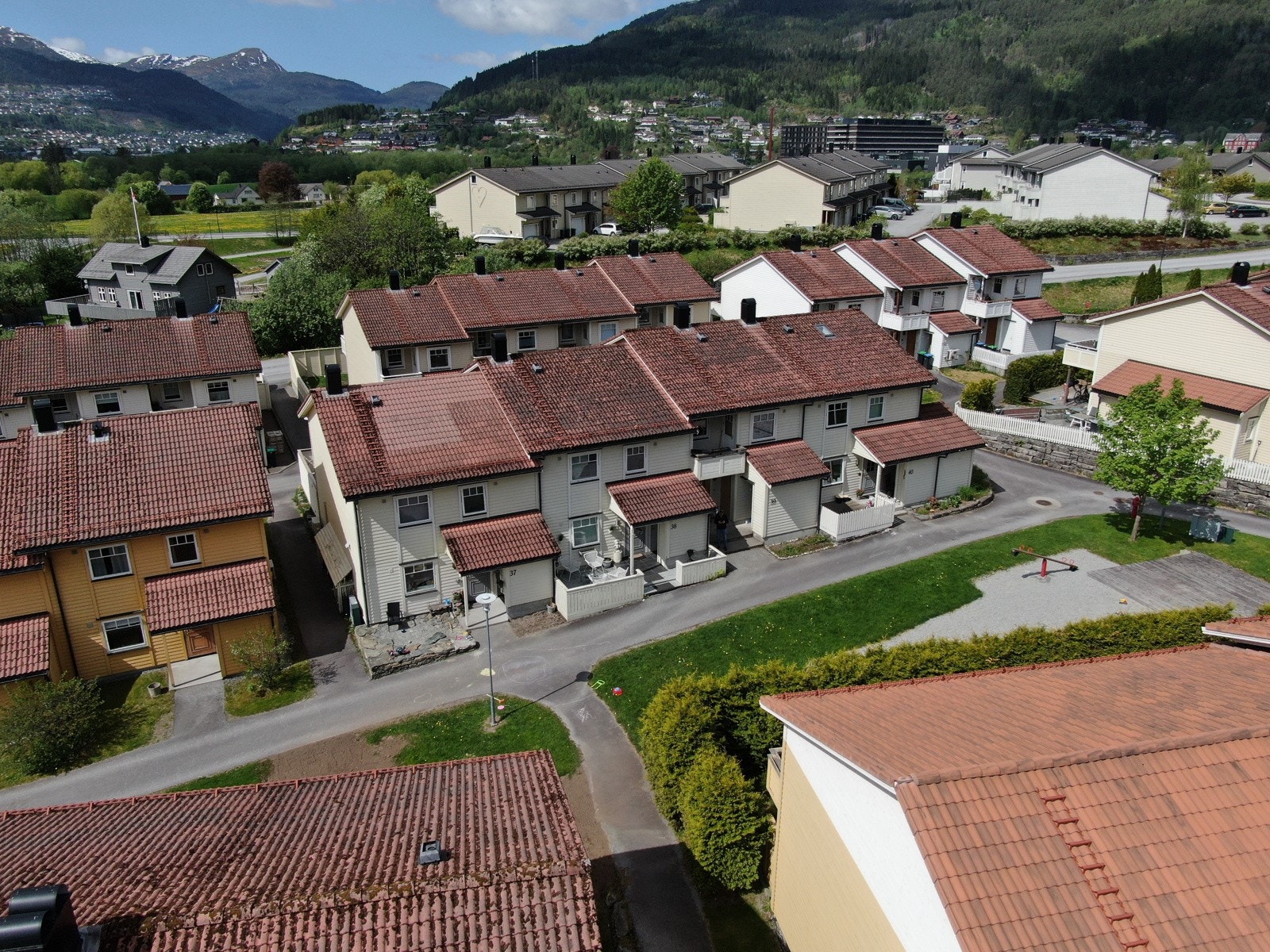 Oversiktsbilde av tunet Galleribilde