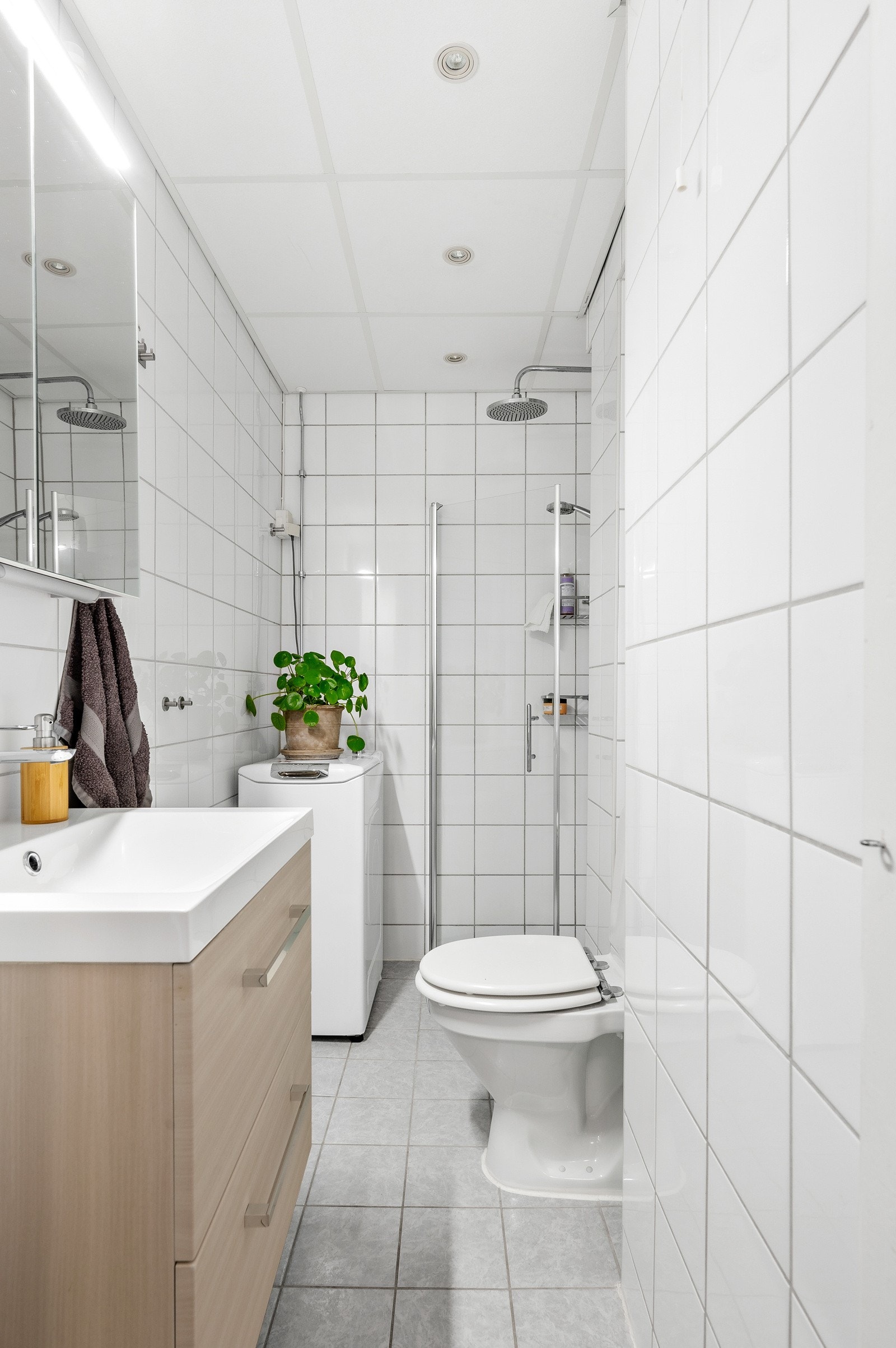 Dersom du skulle ønske større plass på badet, kan du ta vaskemaskinen ut og bruke fellesvaskeriet. Galleribilde