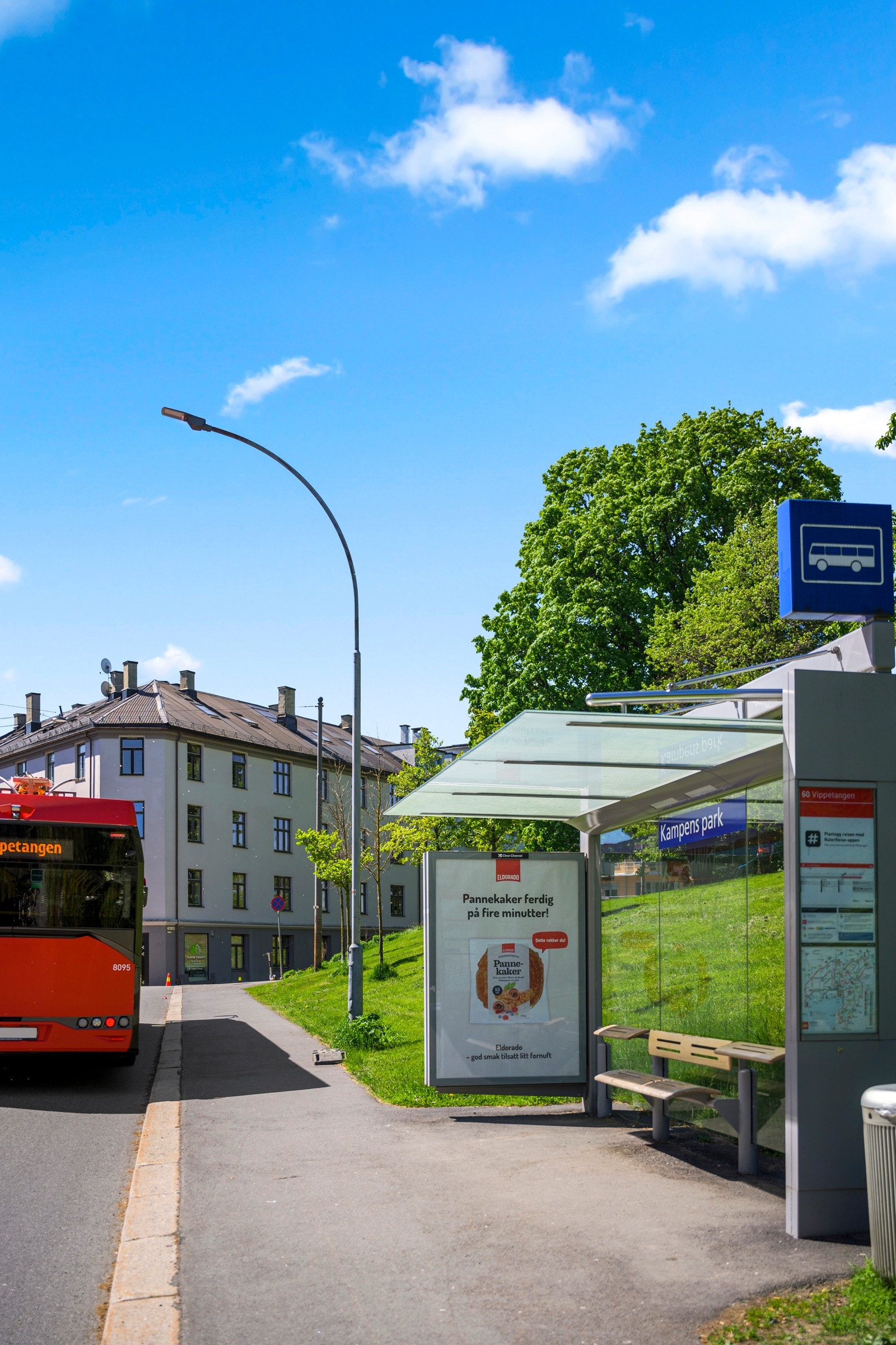 Gode kollektivtilbud i området, hvor buss nr. 60 går fra Kampen Park, like ved leiligheten. Galleribilde