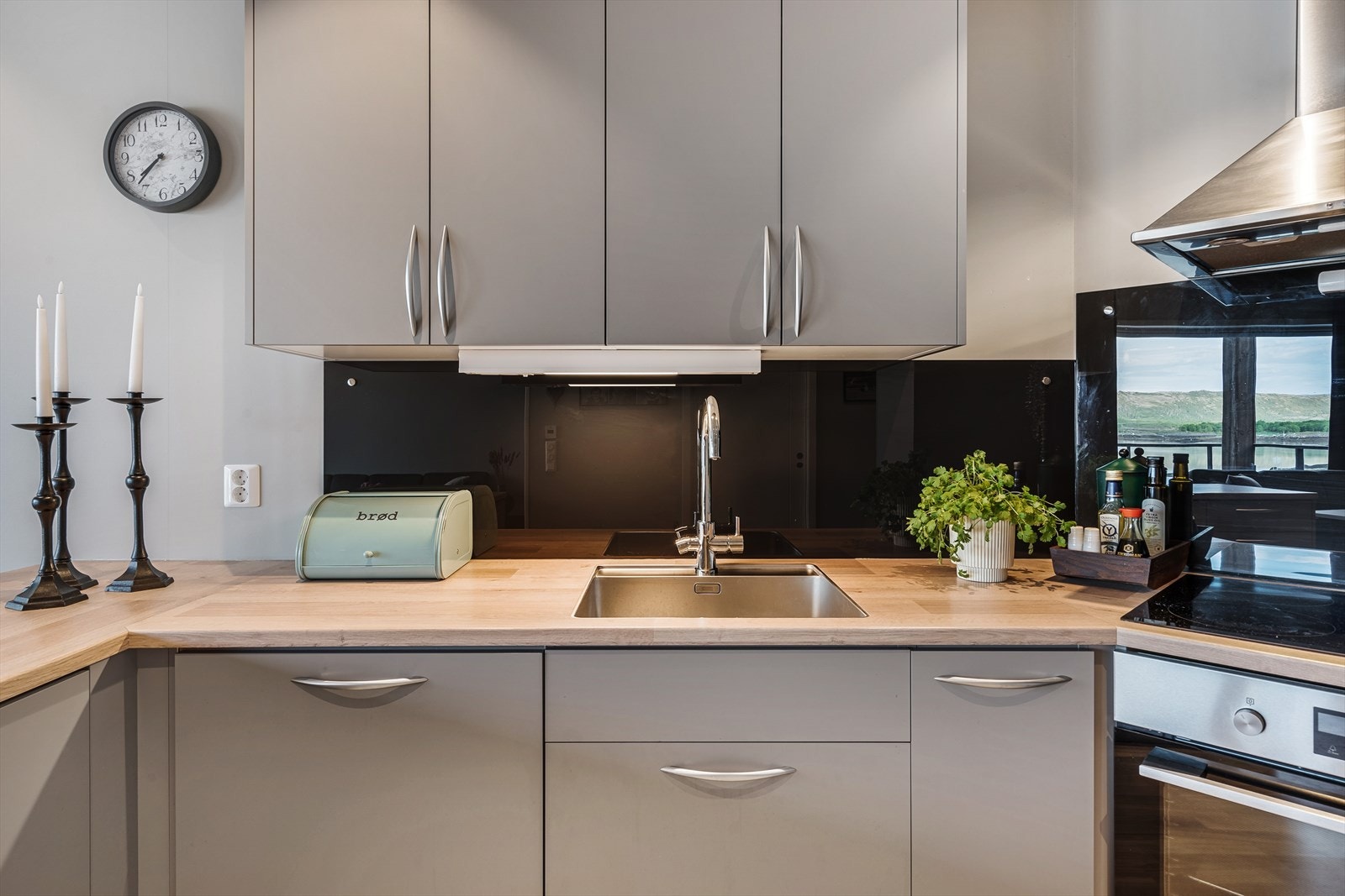 Det er godt med benkeplass for å tilberede et deilig måltid. Galleribilde