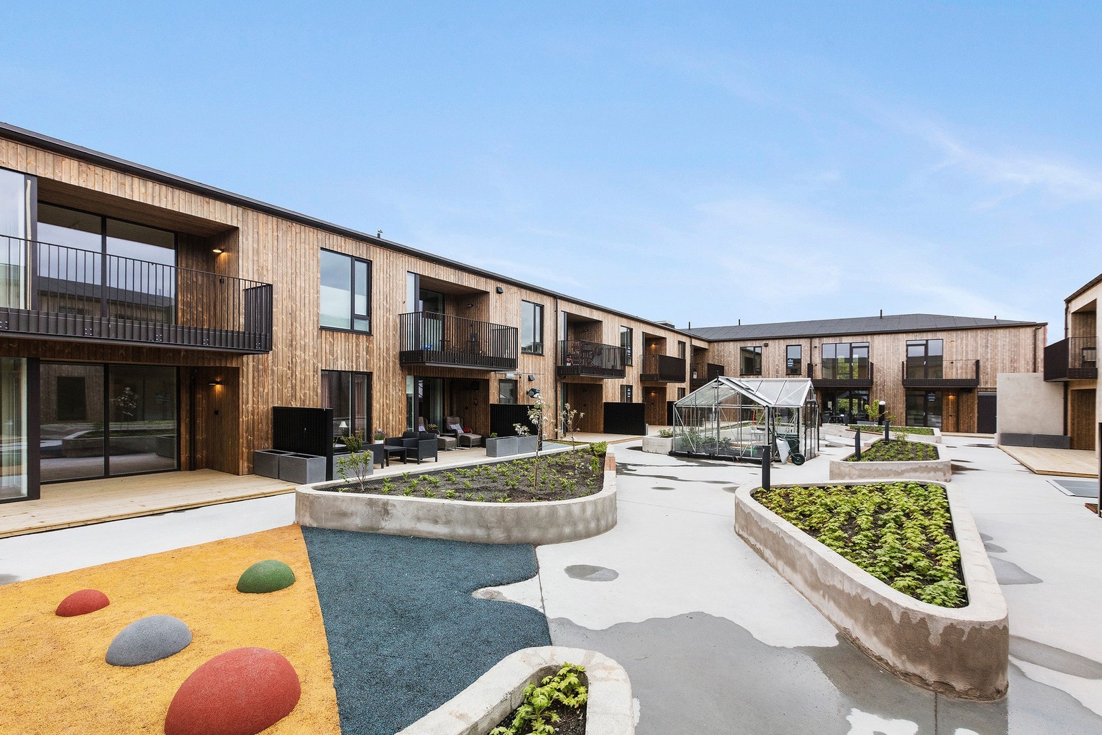 I nærheten finner du Kimen kulturhus som ble åpnet i 2015, her har du kinosaler, bibliotek kulturskole, kirke og ungdomsklubb. Galleribilde